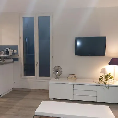 Apartment Puces De Vanves
