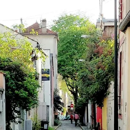 Puces De Vanves * مالاكوف